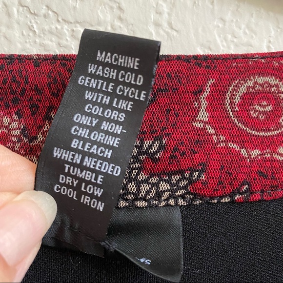 INC International Concepts Red Black V Neck Nylon Top SZ XL - Picture 6 of 7